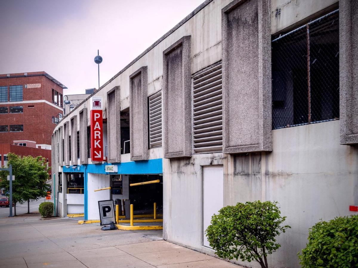 Apartment Hostwise - The Washington At Chatham - Free Parking, Private Gym, More! *